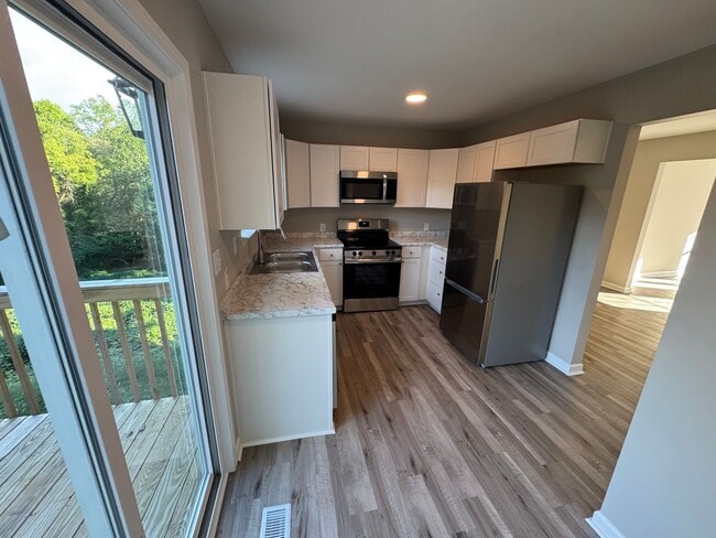 Building Photo - 167 Waddell Cir