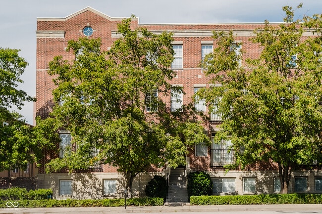 Foto del edificio - 420 E Ohio St