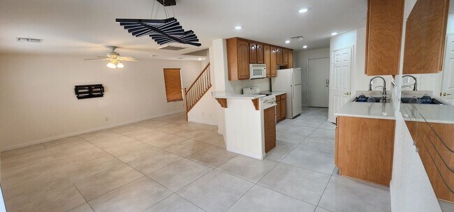 Building Photo - 11648 Vacanze Ct