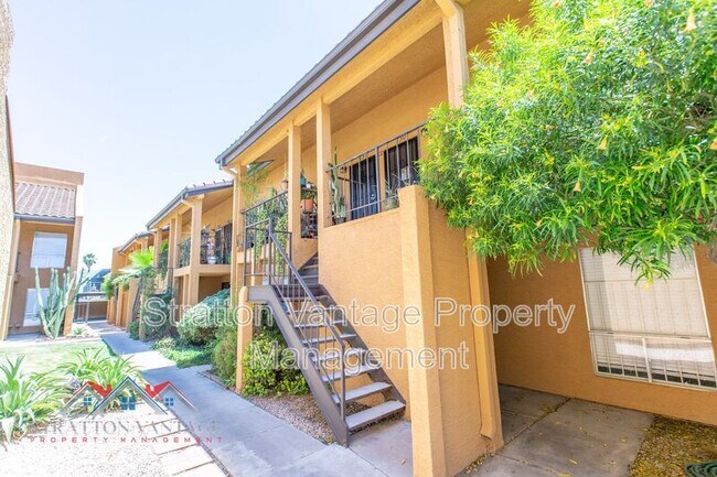 Building Photo - 1831 W Mulberry Dr