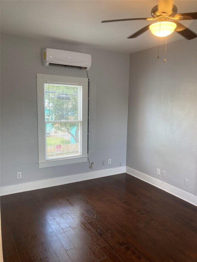 Foto del edificio - 4908 Ave Q 1/2