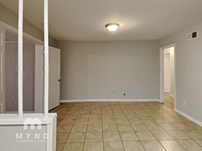 Building Photo - 3675 Ridgemont Ave