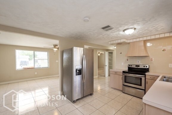 Foto del edificio - 4939 Zodiac Ave
