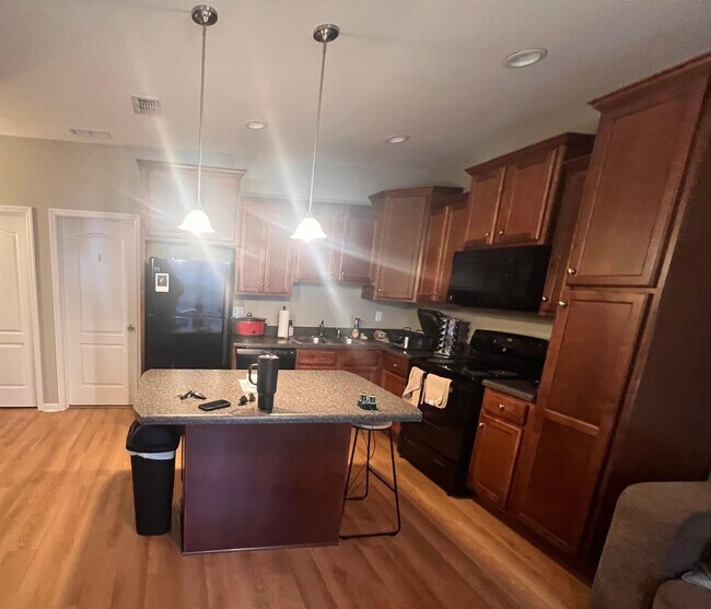 Building Photo - 1934 Ann Arbor Ave