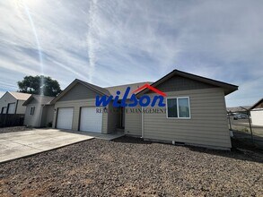 Building Photo - 810 Fremont St