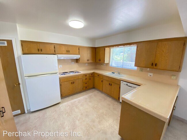 Building Photo - 4 br, 2 bath House - 6 Thorndale Place