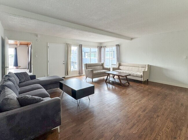 Foto del edificio - 11621 Chenault St