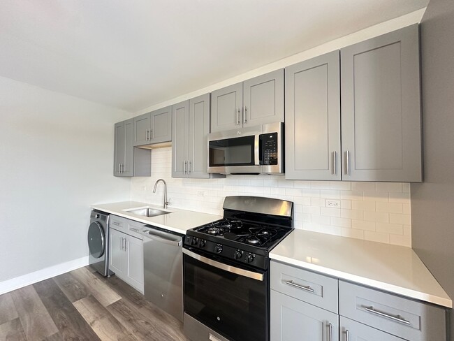 Building Photo - 373 Hazel Ave