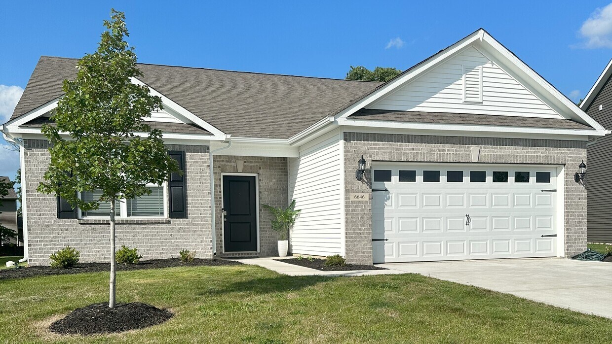 Foto principal - 6646 Birmingham Ave