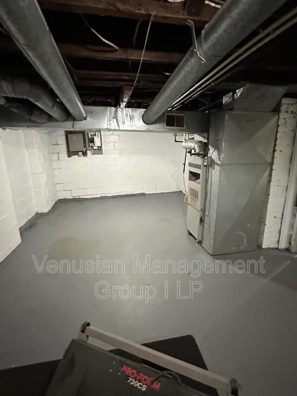 Primary Photo - 238 Seneca Street