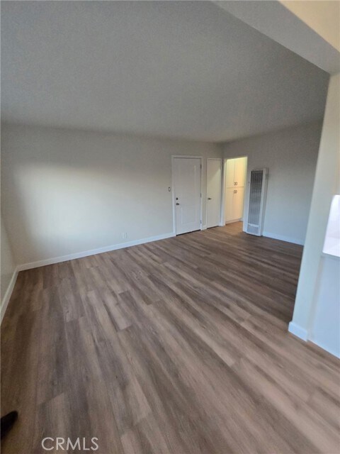 Foto del edificio - 15721 Freeman Ave
