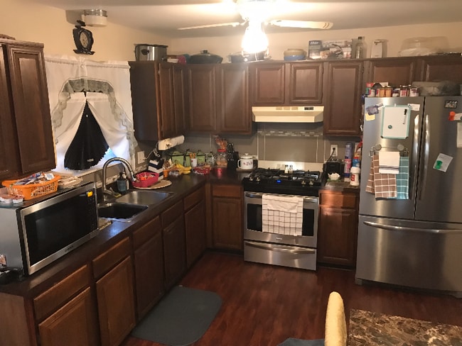 Building Photo - 25160 Dale St