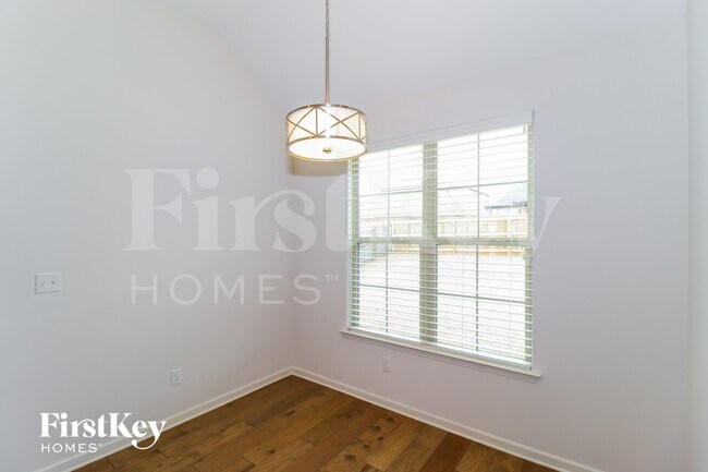Foto del edificio - 105 Hidden Meadows Ln