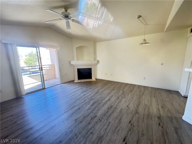 Foto del edificio - 5415 W Harmon Ave