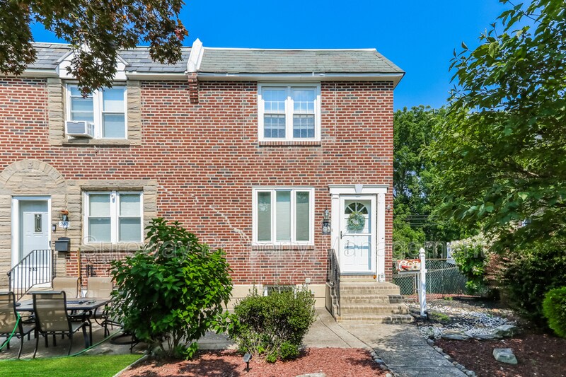 Foto principal - 241 Westpark Ln