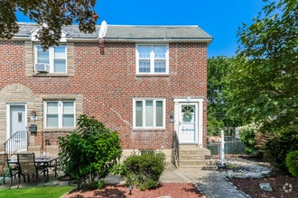 Building Photo - 241 Westpark Ln