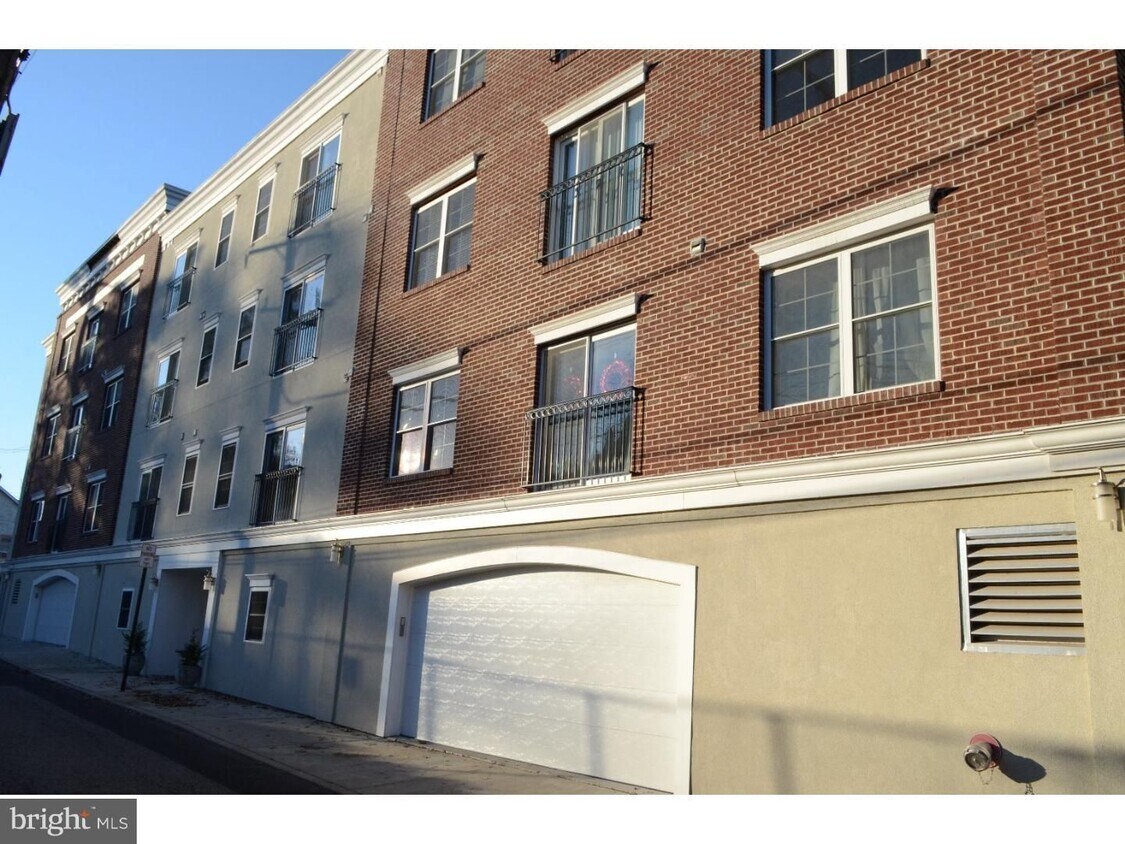 Pristine 1-Bedroom Apartment with Garage Parking in the Heart of Downtown Phoenixville – Availabl... - Pristine 1-Bedroom Apartment with Garage Parking in the Heart of Downtown Phoenixville – Availabl...