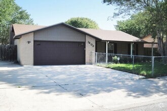Building Photo - 1803 Fairway Dr