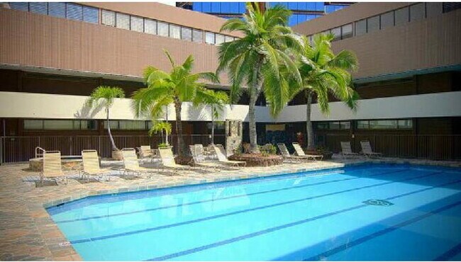 Foto del edificio - To register for the showing time below, no...