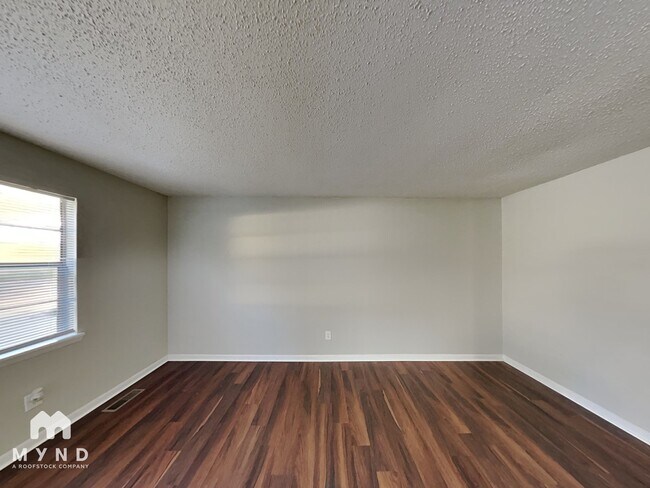 Building Photo - 1825 31st St Ensley