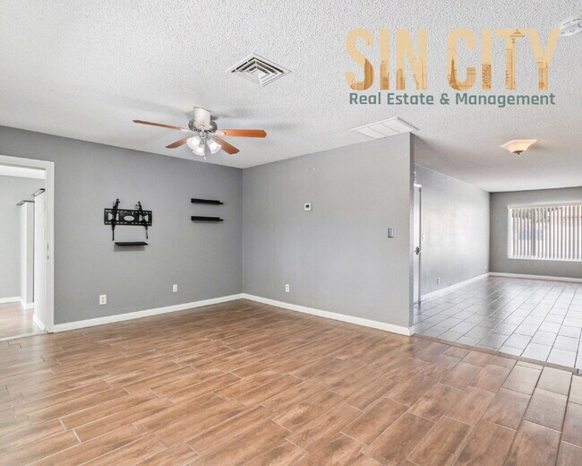 Building Photo - 4566 Inland Ct