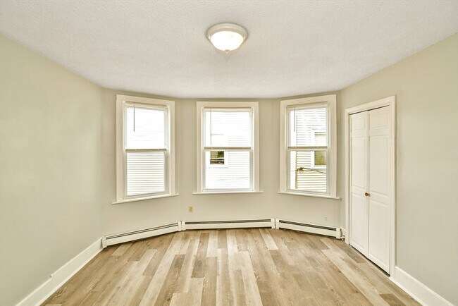 Building Photo - 180 Westville St