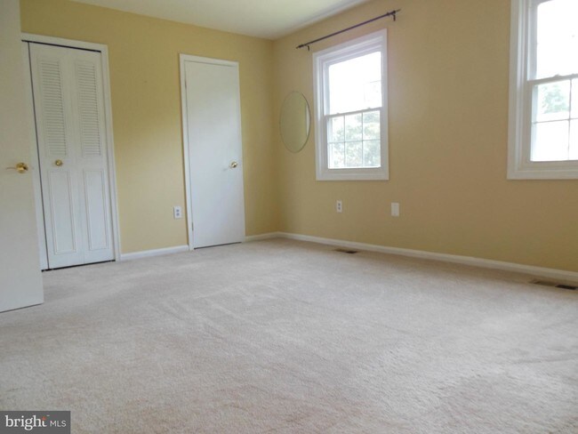 Foto del edificio - 8601 Point of Woods Dr