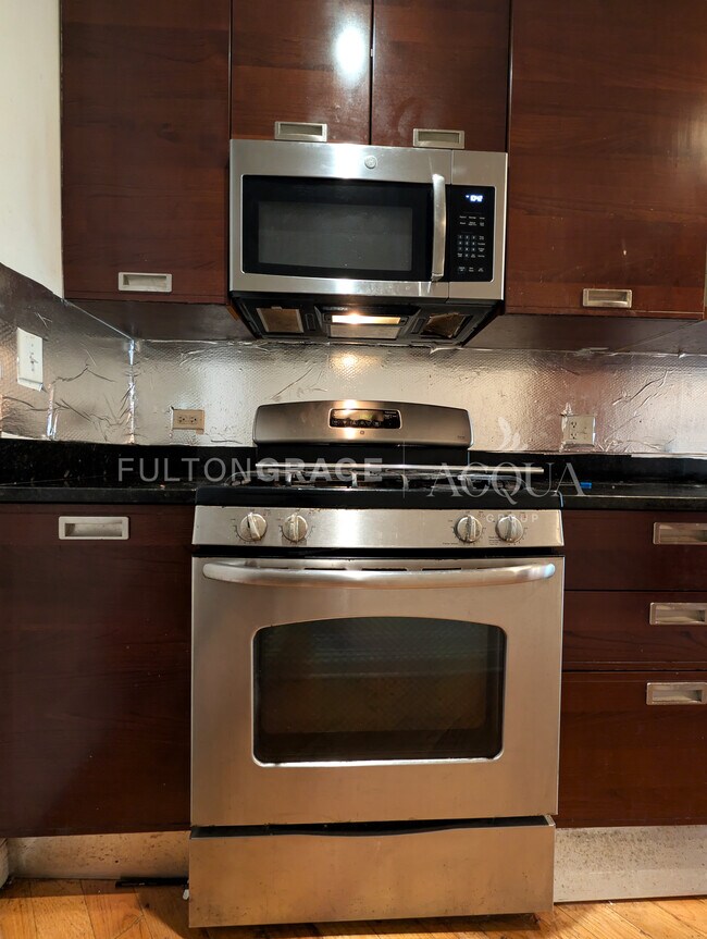 Foto del edificio - 6937 N Oakley Ave