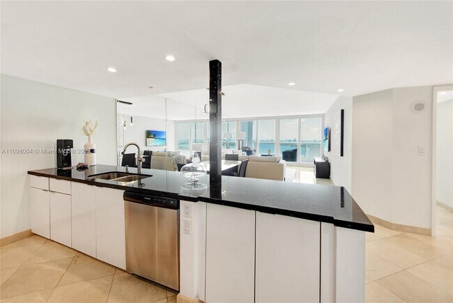 Building Photo - 1717 N Bayshore Dr