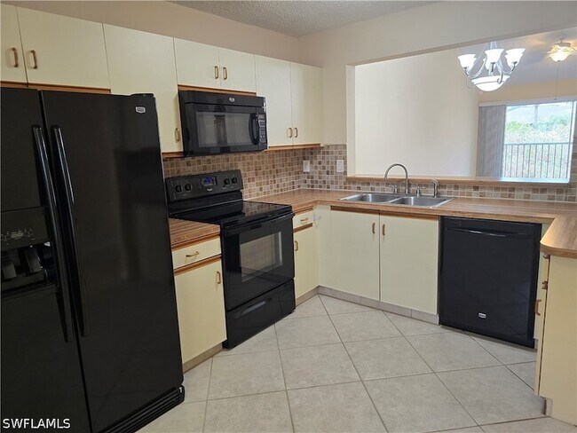 Foto del edificio - 5741 Whitaker Rd