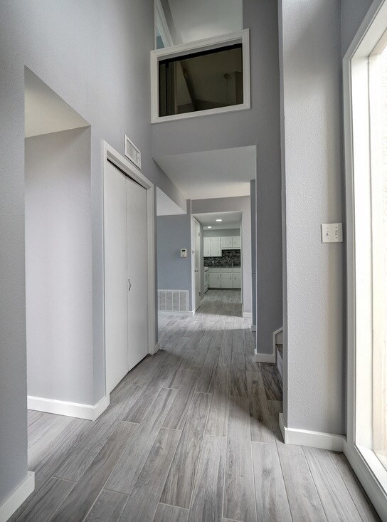 Foto del edificio - 14322 Cruiser St