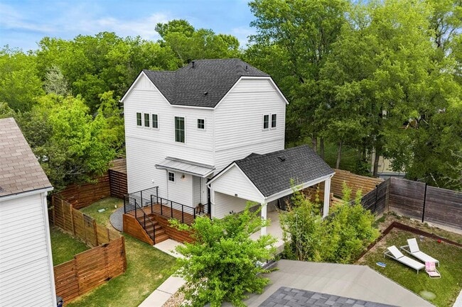 Building Photo - 1213 Eleanor St