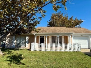 Building Photo - 3931 Claremont Dr