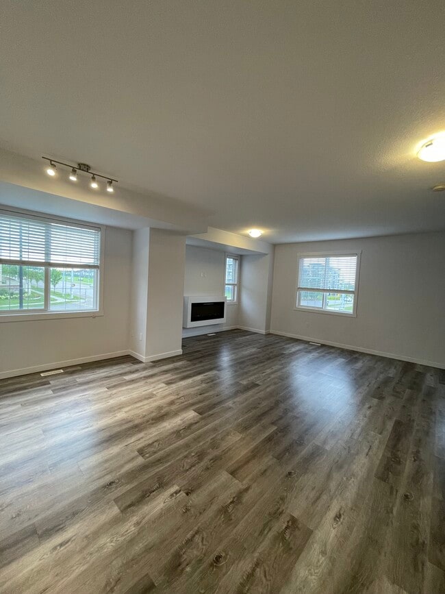 Building Photo - 3623 James Mowatt Trl SW