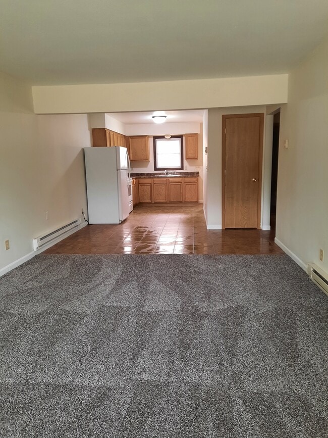 Building Photo - 3135 Runway Ave