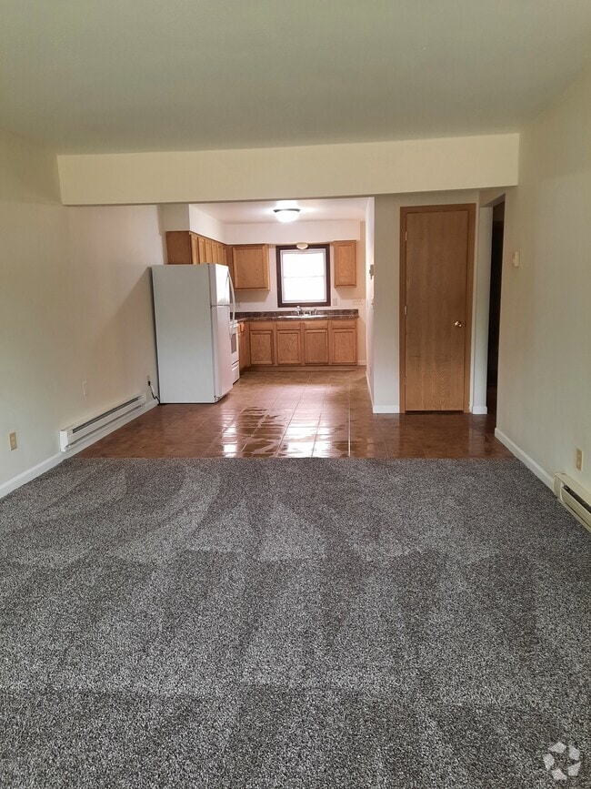 Building Photo - 3135 Runway Ave