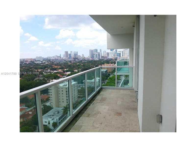 Foto del edificio - 2525 SW 3rd Ave