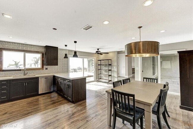 Foto del edificio - 3 br, 2 bath House - 213 E Avenida Ramona