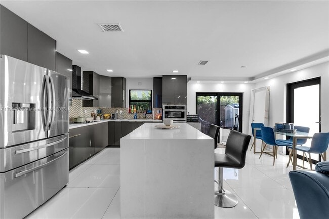 Foto del edificio - 10364 SW 6th St