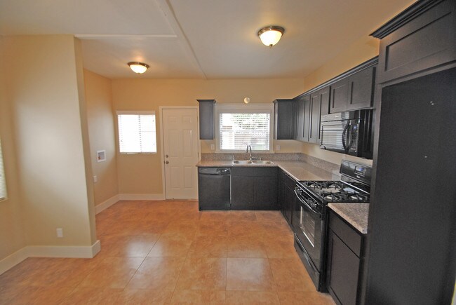Foto del edificio - 1642 W 65th Pl