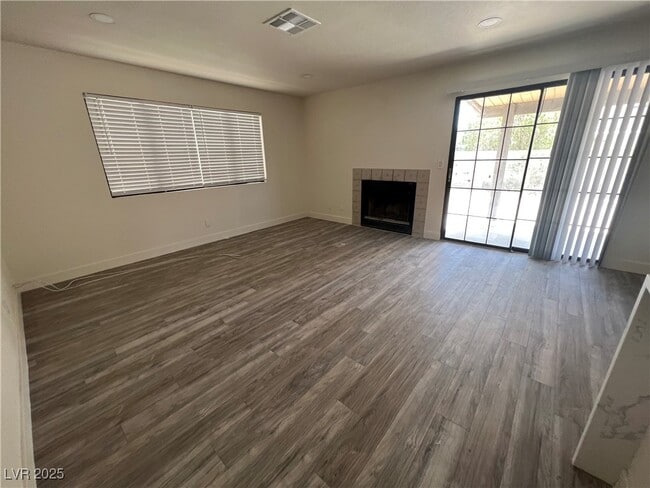 Building Photo - 2805 Willow Wind