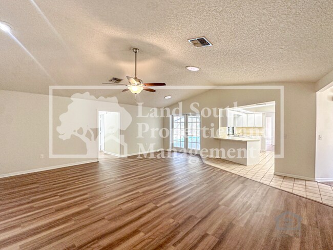 Foto del edificio - 2539 Roslyn Ln