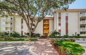 Building Photo - 2650 Pearce Dr