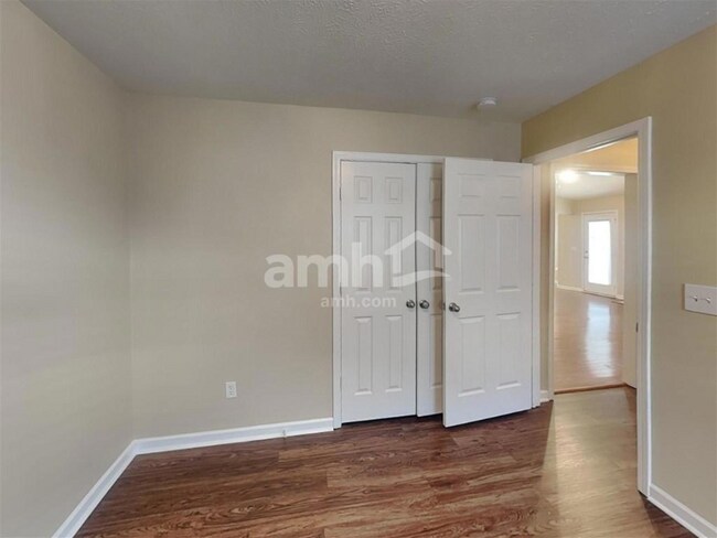 Foto del edificio - 5038 Preserve Blvd