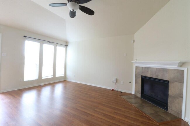 Building Photo - 21622 Yeaney Dr