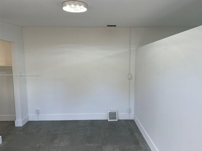 Foto del edificio - 80 NE 133rd St