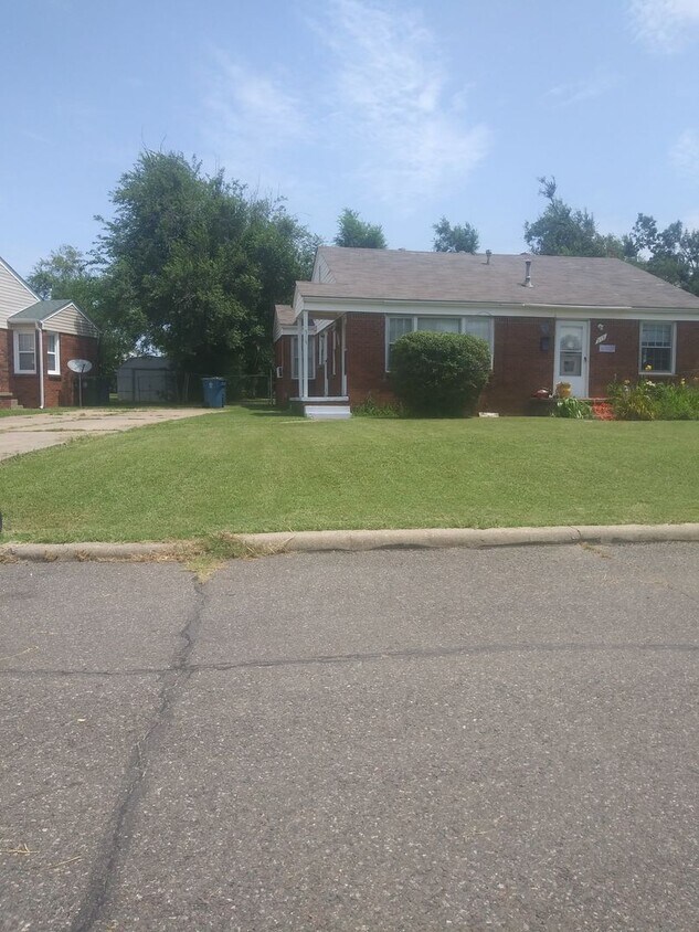 Primary Photo - 1bed 1 bath Duplex