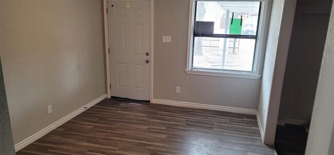 Building Photo - 2403 El Capitan Dr