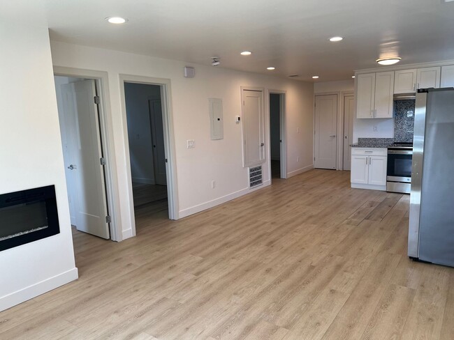 Foto del edificio - Three Bedroom One Bathroom