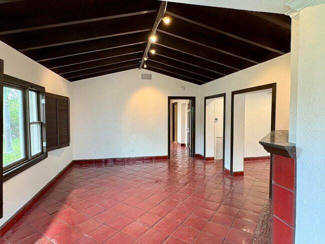 Foto del edificio - 3615 SE 1st St